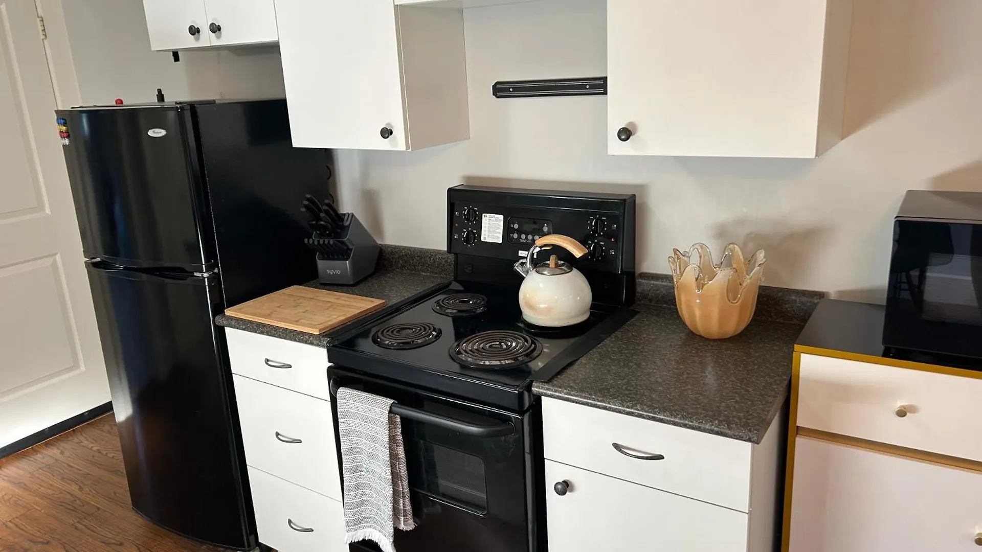 Apartamento Garden Suite In Colwood Victoria Canadá