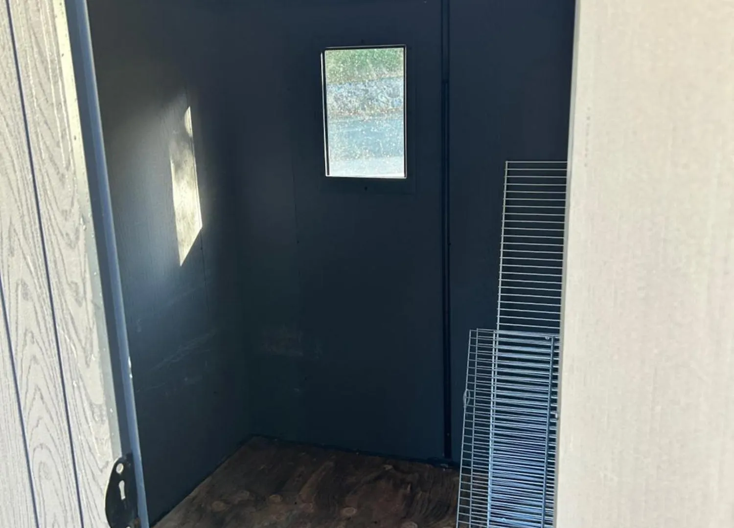 Garden Suite In Colwood Victoria 0*,  Kanada
